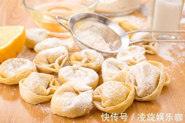 包饺子|调拌肉馅时，几个诀窍要牢记，鲜嫩多汁有弹性，包饺子馄饨都好吃