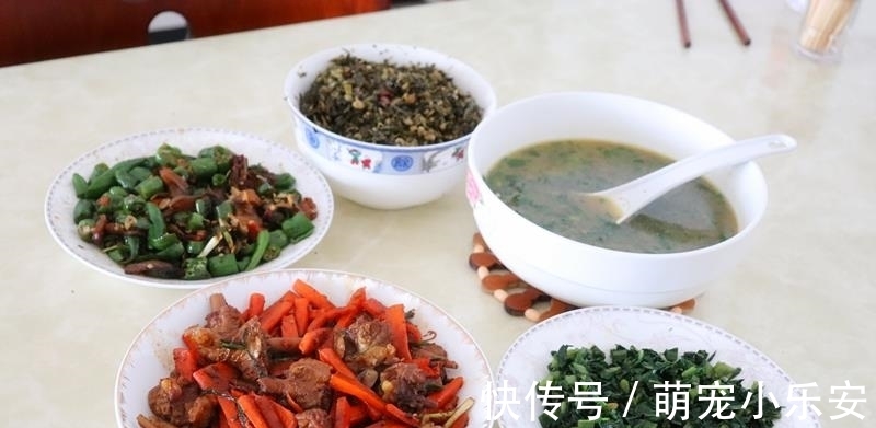 婆婆做的晚餐,四菜一汤,发个朋友圈,亲妈立马来接我和儿子回家