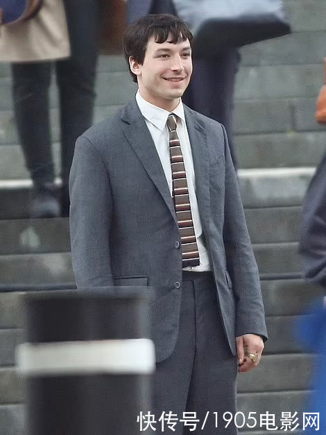 电影 闪电侠 曝光高清片场照男女超英双双亮相 全网搜