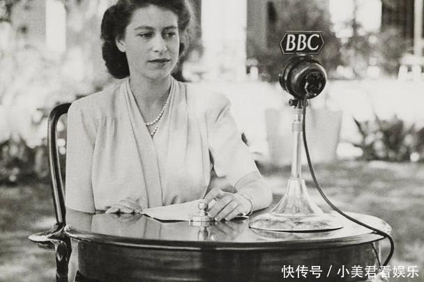 陪伴了英国女王几十年的珍珠项链,不同场合不同美,年轻精致到老