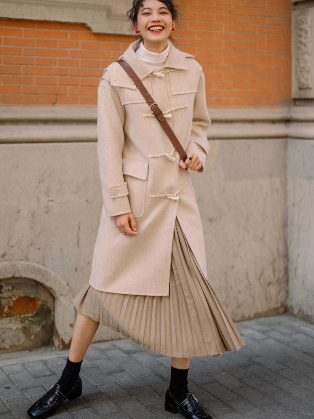 半裙|冬天的温度和风度搭配,试试大衣+半裙,温暖优雅有气质