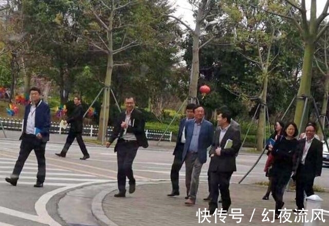 华为公司|任正非要打车送教授,司机要130任正非只肯出100,司机转头开走了