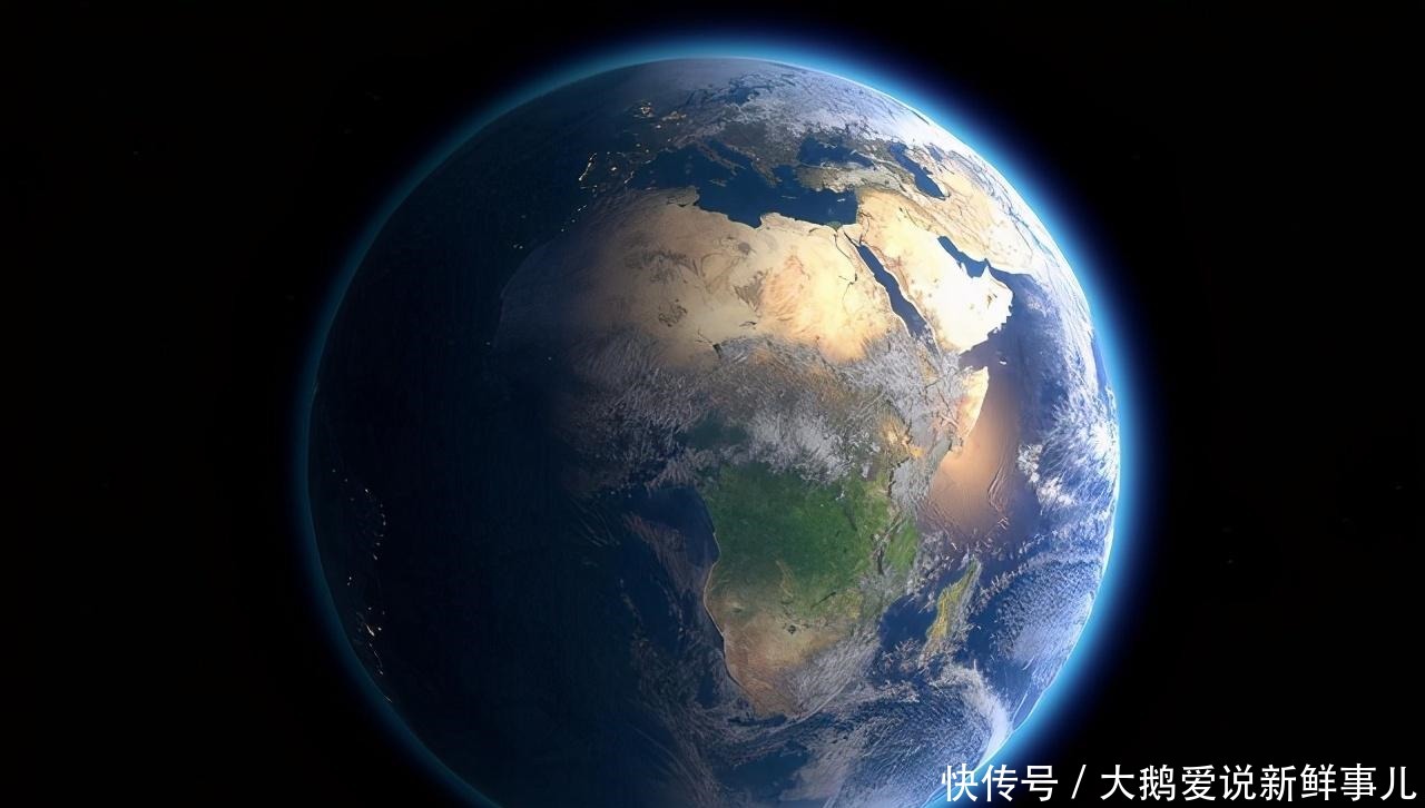 南非一陨石坑坑中住有55万居民,还有1千吨钻石黄金