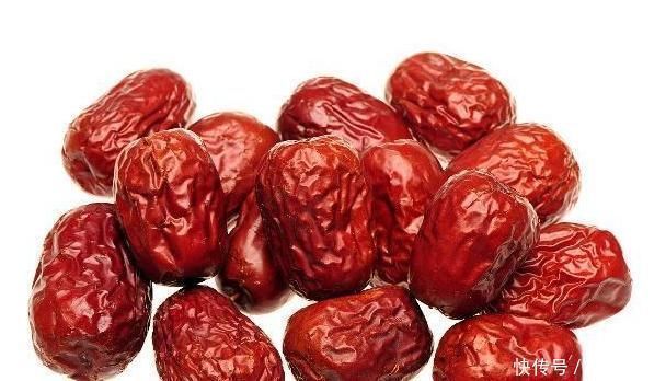 枸杞|山楂和此物一起泡，坚持喝半月，有助于排出湿毒，大肚腩也会消失