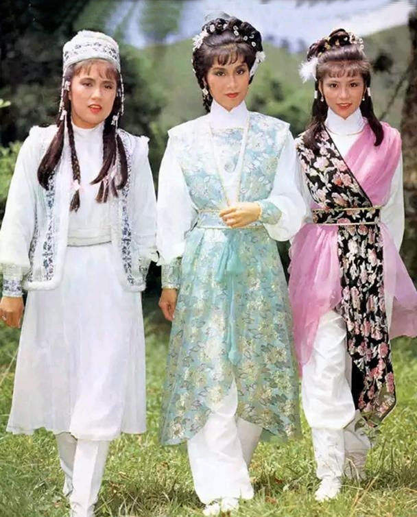 金庸笔下此人武功盖世,却被一个不会武功的人打了几百鞭子