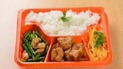 盒饭|餐厅响应节约,盒饭推出“男女版”网友仔细一看,都炸了