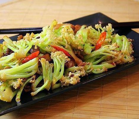 美食精选:蒜椒红烧鲤鱼,干煎带鱼,彩椒牛肉炒蘑菇,干锅花菜