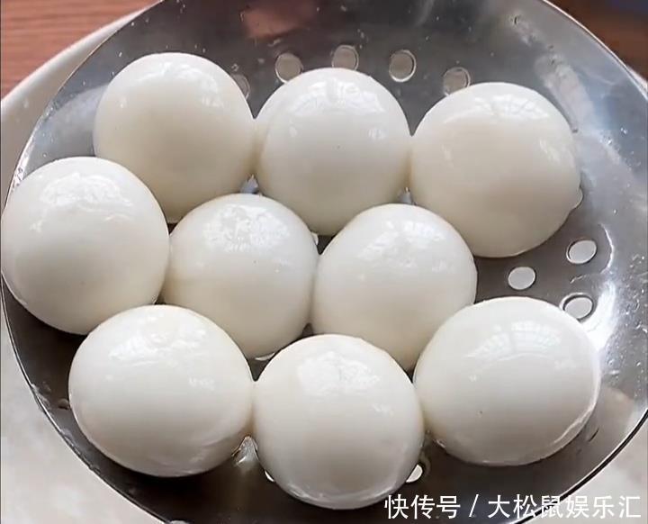 天气寒冷,孩子们爱上的零食,咬一口,外酥里嫩,流心喷香,好吃