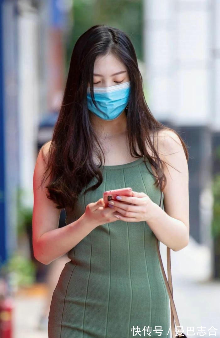 夏季|洋气十足的穿搭,黑色蕾丝绣花连体短裤,穿出夏季的清凉拉风的美