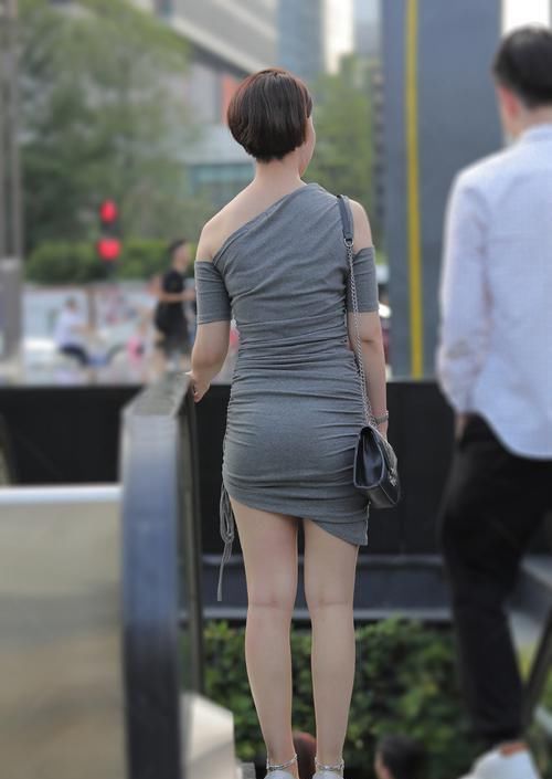 女生们|穿短裙的季节，选择它让你告别闷热，展现出优雅清爽的造型