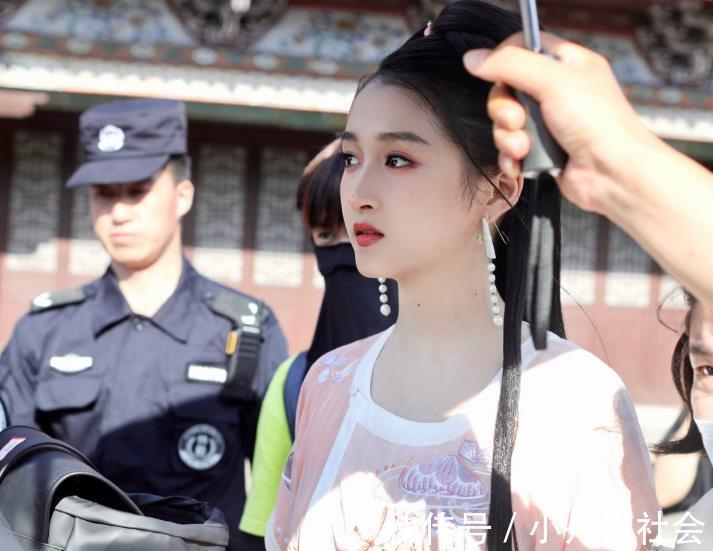 節目|《萌探探探案》播出后,又一推理類綜藝開錄關曉彤是唯一的女MC