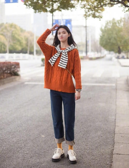 早春穿什么优雅还时髦？温柔博主的4个“配色”妙招，简直美极了