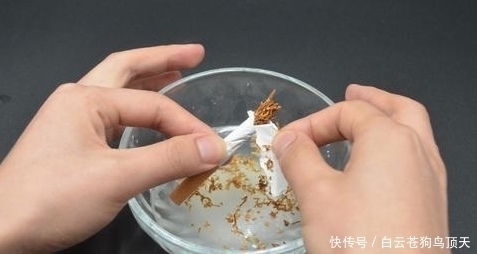 洗涤剂|马桶异味太重很难去除？教你一招，轻松告别臭味，简单实用又省钱