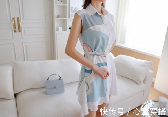 时尚|女神孙允珠高清时尚搭配:碧蓝方块格纹金属印花时尚裙