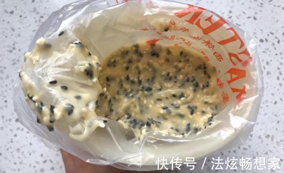 平底锅就能搞定的芝麻薄脆饼，做法一看就会，吃一口就上瘾