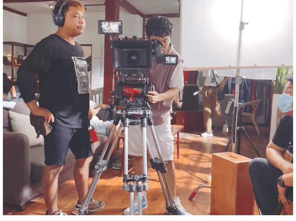 德云社|德云社团综落地就上班，剧场观众很满足，但团综播出是大满足