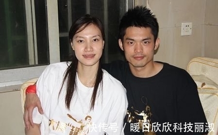 高跟鞋|谢杏芳家庭地位高!与林丹合影细节有变化,不再只顾及丈夫的面子