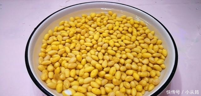 黄豆还有此种吃法?加点茄子比肉还好吃,软绵解馋不油腻