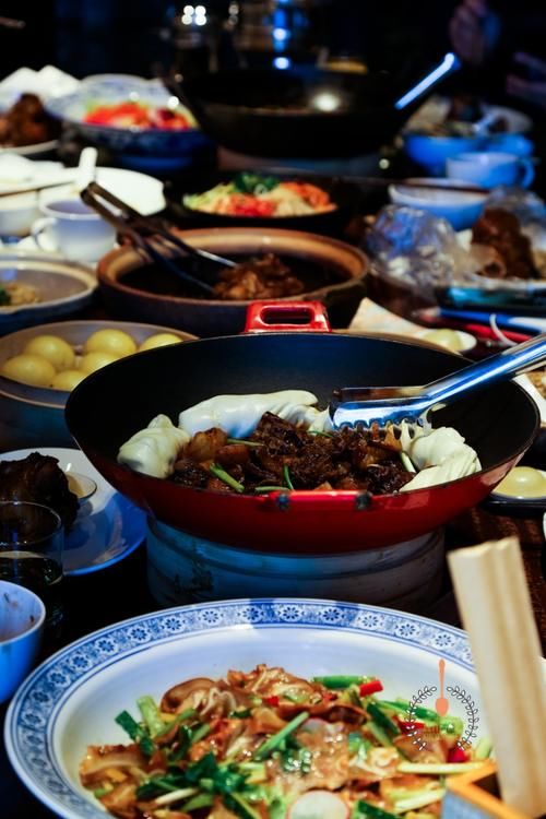  房子|北京老年人生活，退休金8000，住十万房子，去五星级酒店吃自助餐