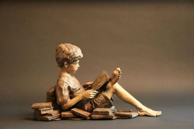 vega@被公认最具大师潜质的美女雕塑家,人体作品生动又别出心裁!