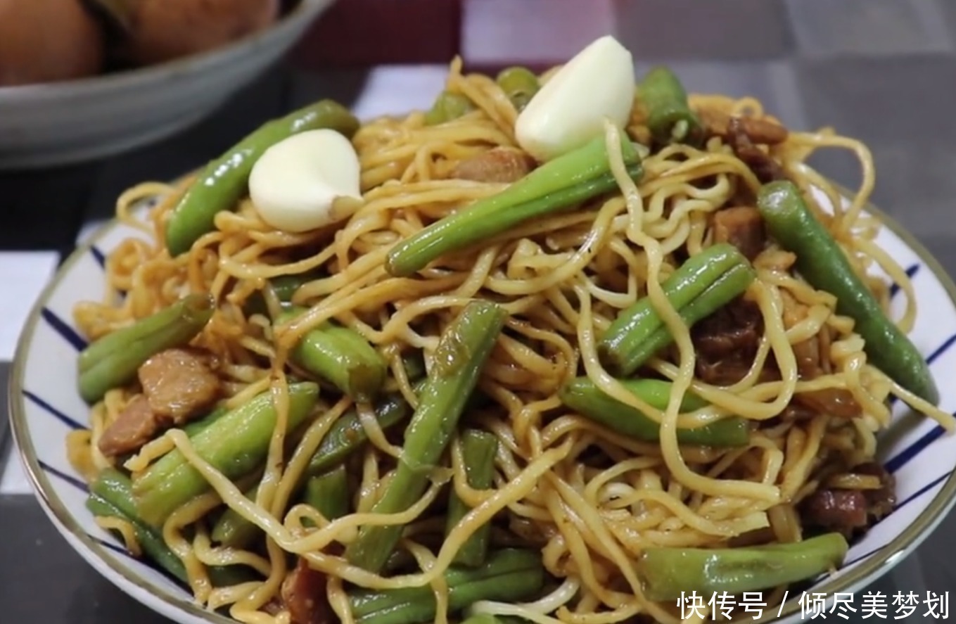 面条|卤面怎么蒸才好吃,原来做法诀窍这么简单,一次蒸一大锅都不够吃