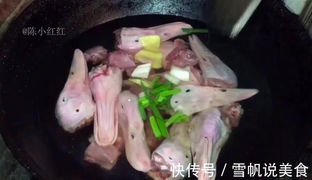 五香鸭头简单家常的做法,香辣过瘾,好吃到停不下来,下酒好菜
