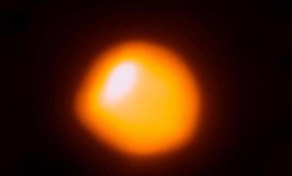 变化无常的参宿四，先变暗后变亮，到底会不会爆发？