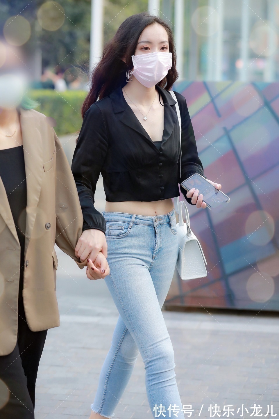 面料 美女气质太高级,不像普通人,这种名媛风所有男生都无法抗拒吧