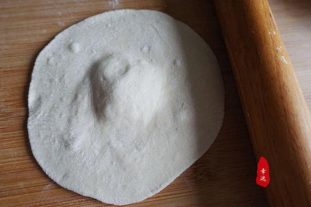 又白又松软的包子,馅料鲜嫩适口,配上小米南瓜粥,吃得美美哒