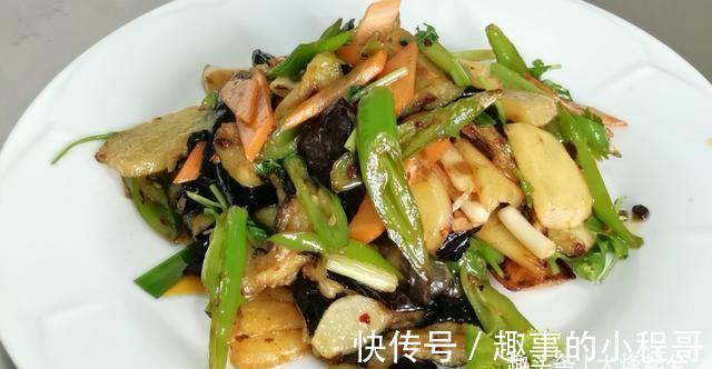 大葱|一个茄子加一个土豆,也可以做出美味下饭菜,食材不够,方法来凑