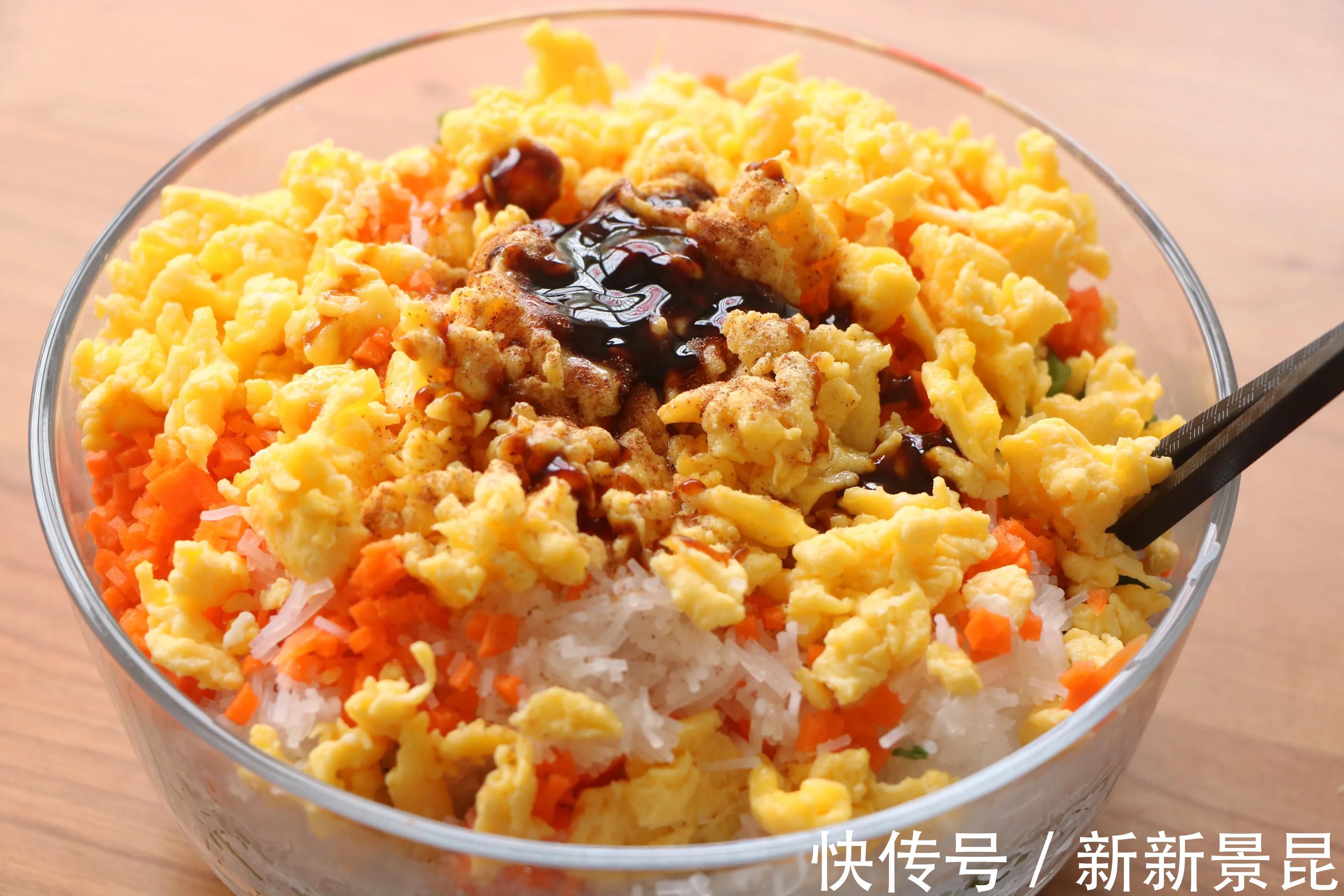 新手|韭菜盒子新做法，不和面不揉面，皮薄馅大，特别适合新手和懒人！