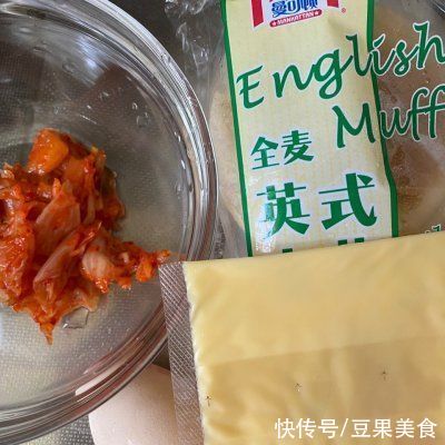 快手|#巨下饭的家常菜#快手早餐汉堡你这么做，保证最正宗