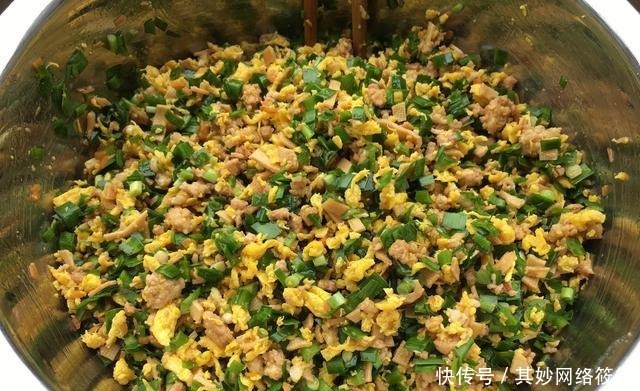 到底|拌饺子馅,到底先放油还是盐?一步错步步错,难怪不入味腥味重!