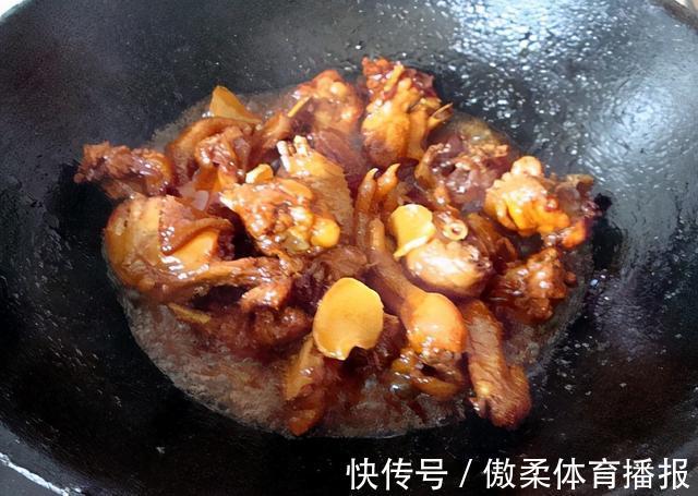 炒鸡块|炒鸡块时,牢牢记住“两泡”,鸡肉更嫩更香,教你正确做法