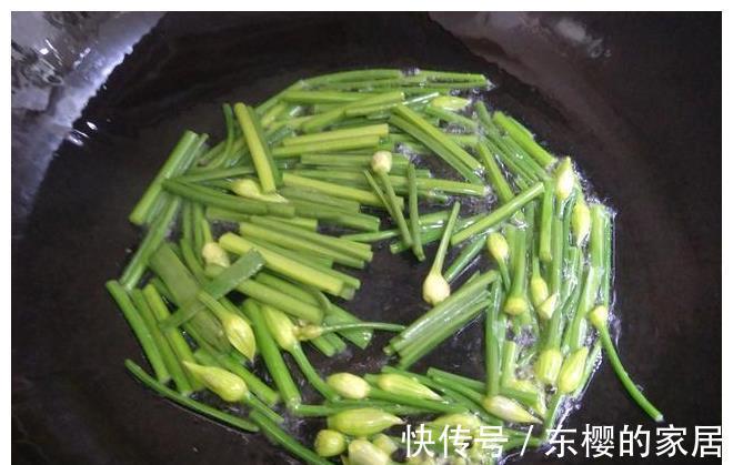 炒绿豆芽|炒绿豆芽时,多加1道蔬菜,味道好营养佳,家人很爱吃
