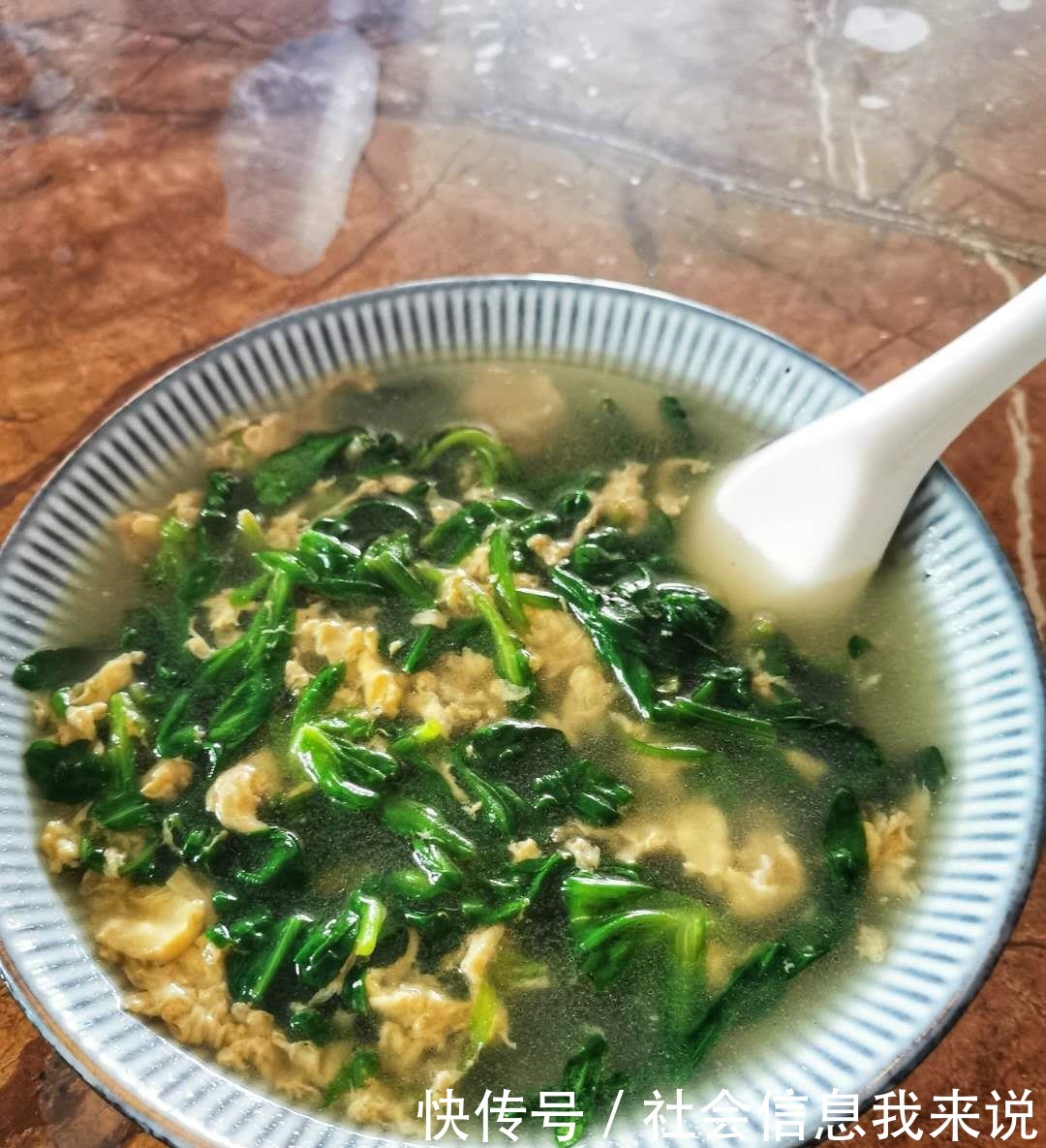 食材|简单的食材,简单的做法,常常是最养生的吃法,分享简易的茼蒿汤