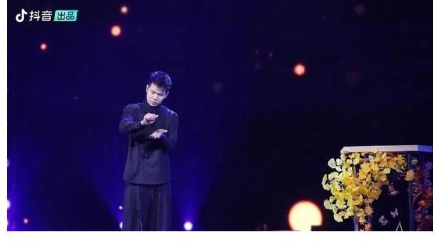 是谁的热爱，如此璀璨夺目