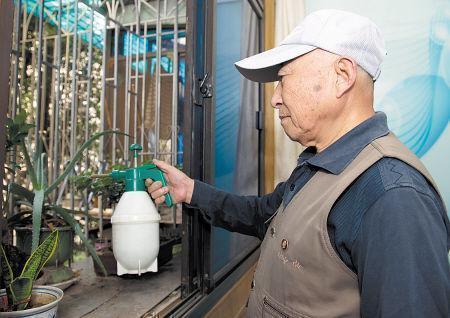 爆盆|养花别只是浇水,花都浇死了,老花农教你1诀窍,随便养花都爆盆