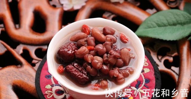 真红糖|50岁姑姑女人秋天要常喝这汤，美味又营养，面如桃花好入秋！