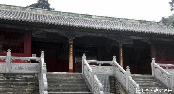 此寺庙没用一颗钉子，全寺共10000条龙，被称为深山里的“故宫”