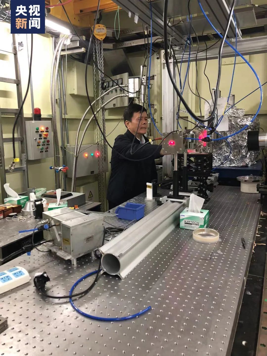 强直性脊柱炎|曾被医生诊断10年后可能瘫痪,30多年后他还在为学生上课