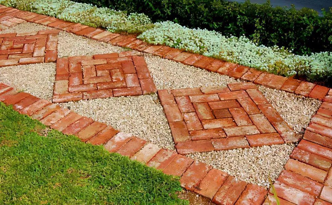 红砖|邻居这么铺院子地面,花不了几个钱,却能在豪宅圈内惊艳一把!