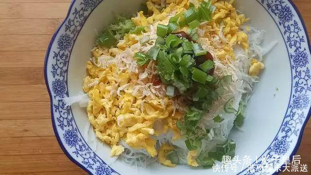  孩子|突发奇想用萝卜做成煎饼，没想到出奇的好吃，孩子每天都闹着要吃