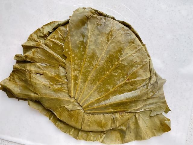 粳米粉|记忆中夏天最美好的味道，荷叶的清香米糕的Q弹软糯，做法还简单