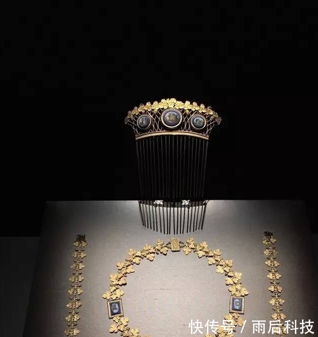 爱情&这些绝美首饰映衬拿破仑的一生，为爱加冕，他的爱情充满传奇色彩