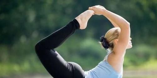 好身材|10式瑜伽动作，让大腿和臀部的线条更有型，轻松打造年轻性感风！