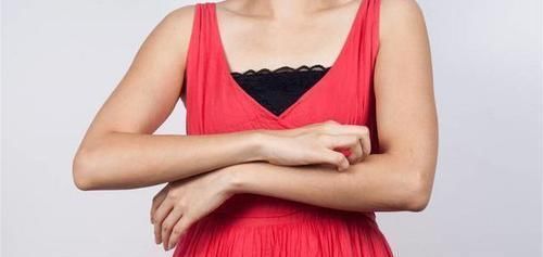 干枯|雌激素快“干枯”的女性，身上有4种表现忌3物，保养卵巢显年轻