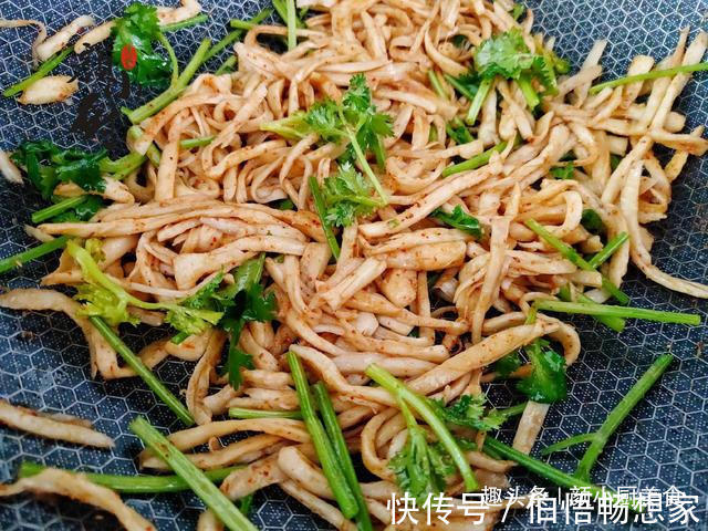 自从学会杏鲍菇这个做法,我家连烧烤都不买了,每次做孩子都嫌少