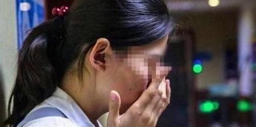 妈妈|外出遛娃,49岁妈妈偶遇49岁奶奶,对比之下差距不只是一点点