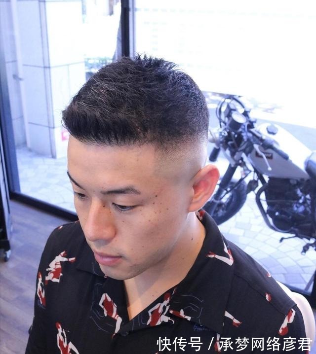 男士|为什么你的发型总是不够帅?看看这十几款,两侧铲短就是不一样